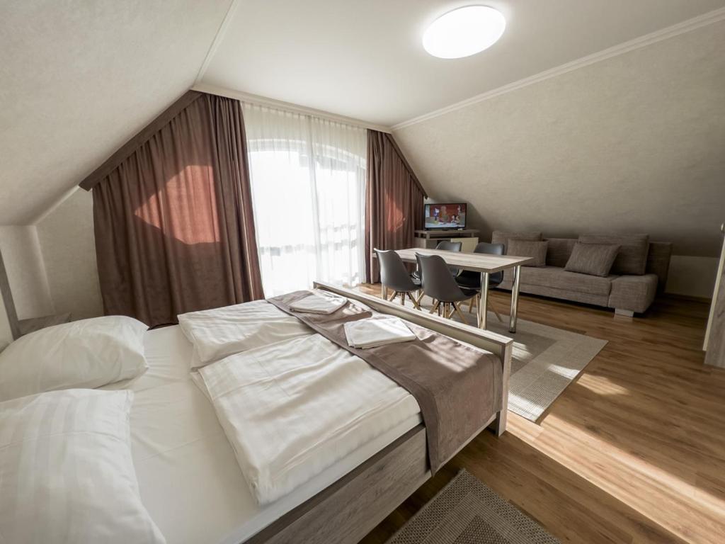 Jarja Panzio Otel Hajdúszoboszló Dış mekan fotoğraf